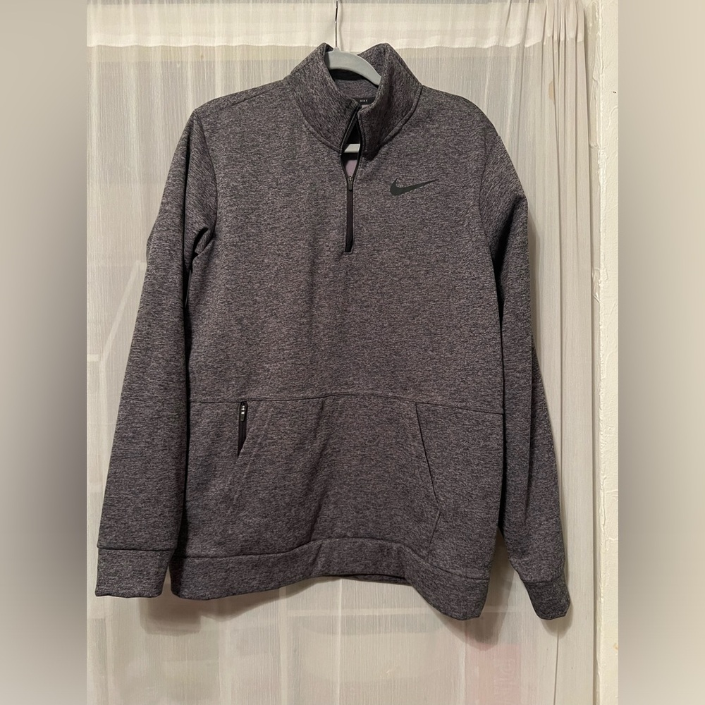 Men’s size medium Nike sweatshirt